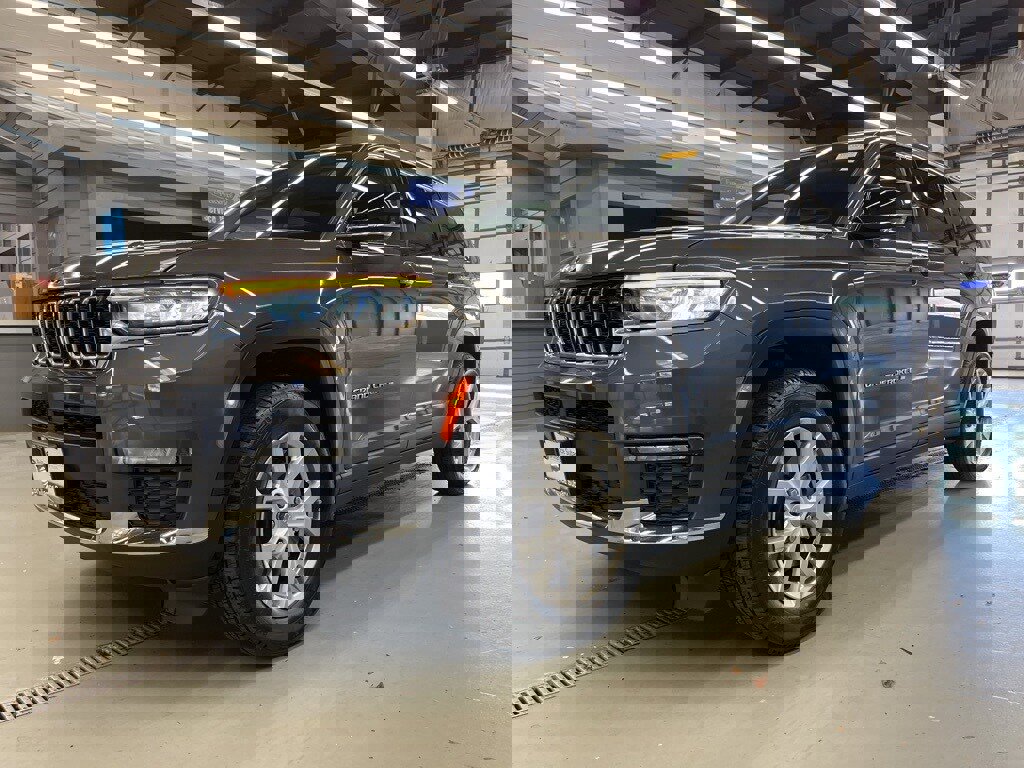 Used 2021 Jeep Grand Cherokee L Limited image 3