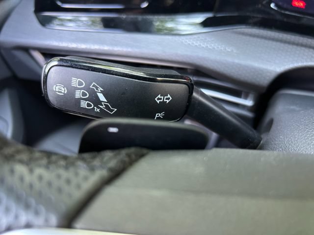 Used 2022 Volkswagen GTI SE FWD image 20