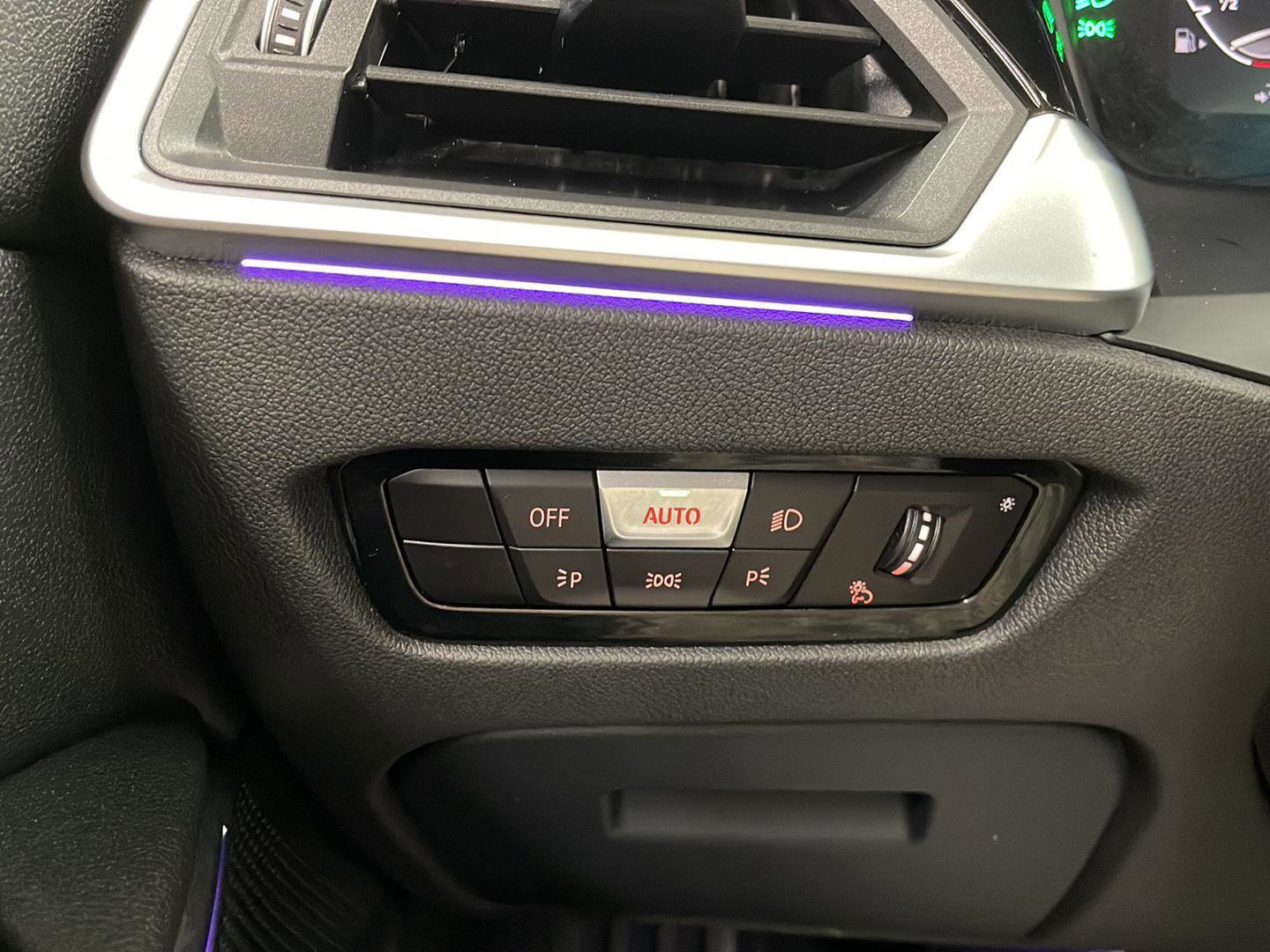 Used 2021 BMW 330e xDrive w/ Convenience Package image 15