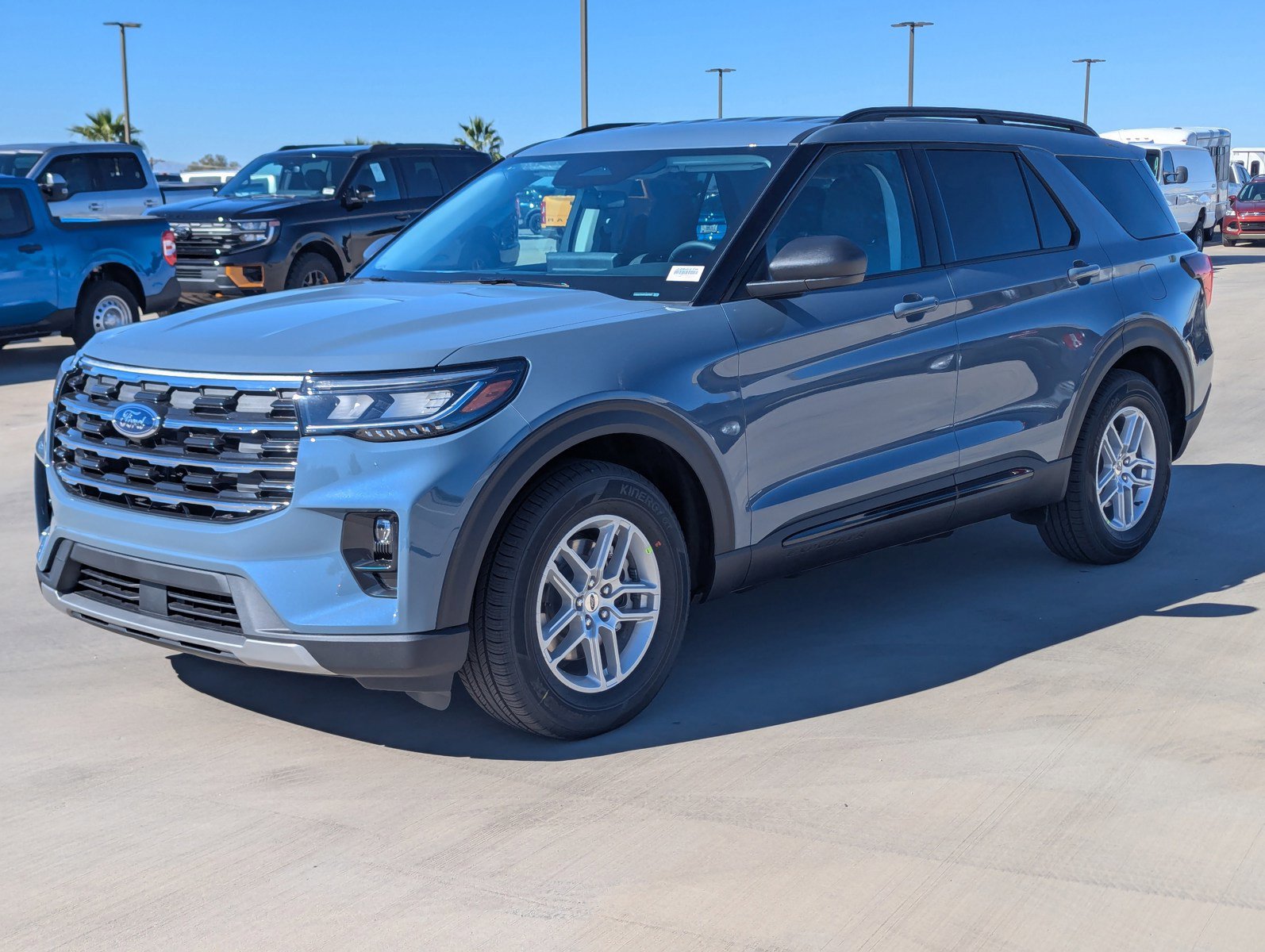 New 2026 Ford Explorer Active w/ Active Comfort Package RWD image 5