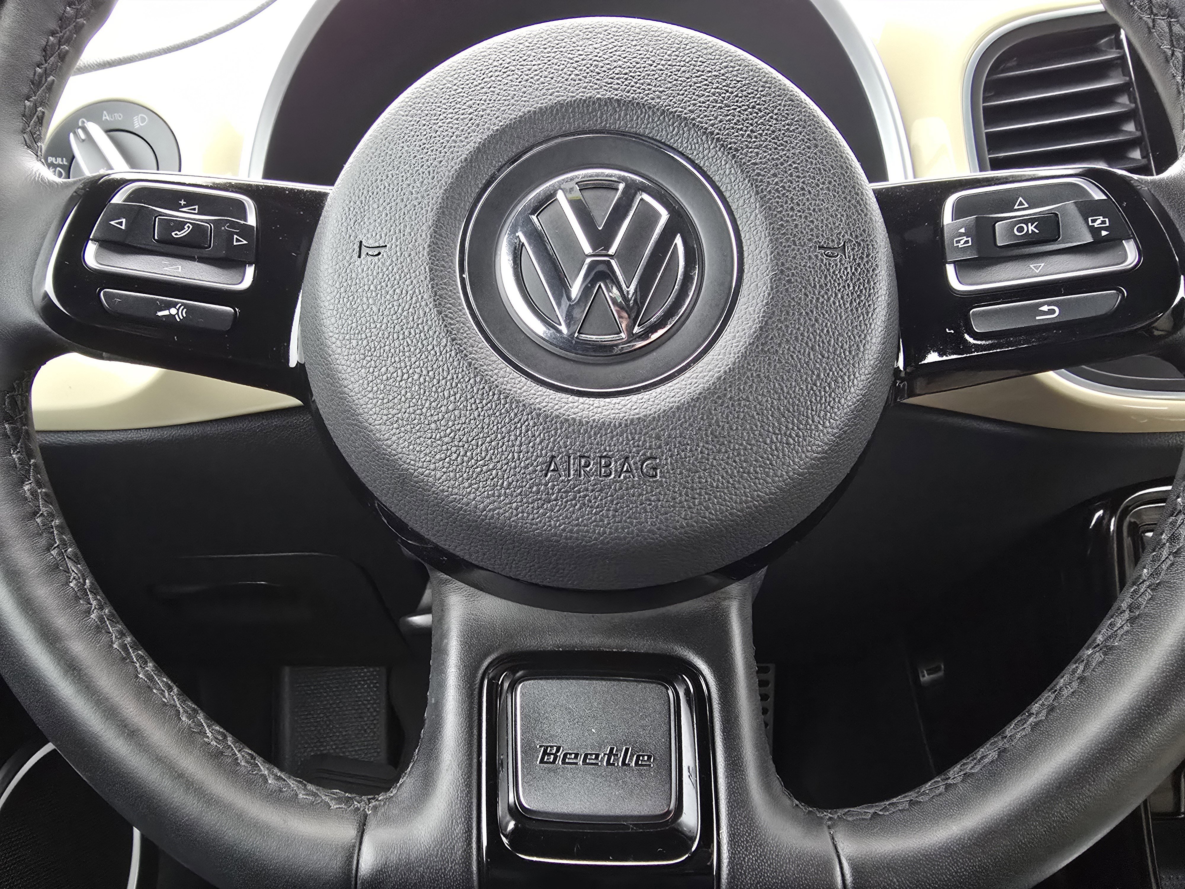 Used 2019 Volkswagen Beetle 2.0T S image 19