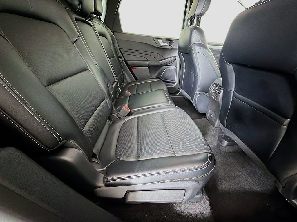 Used 2024 Ford Escape Platinum AWD/4WD image 25