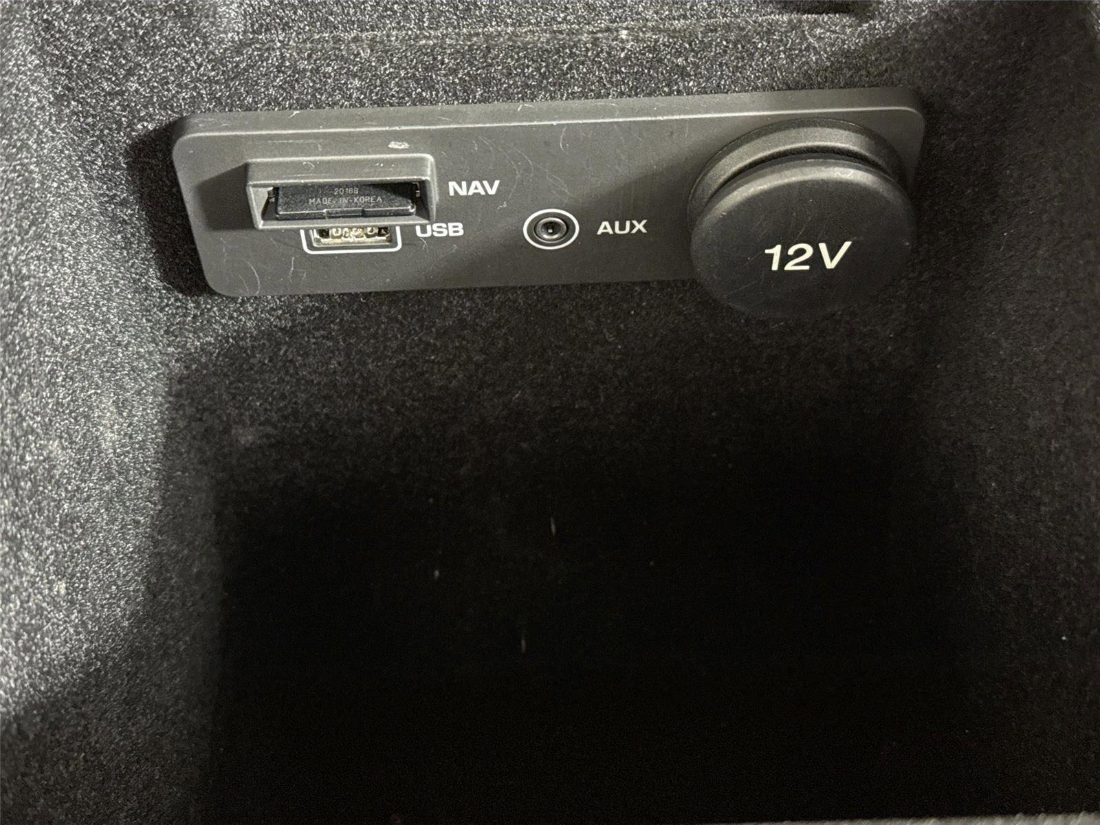 Used 2017 Jaguar XF Prestige image 36