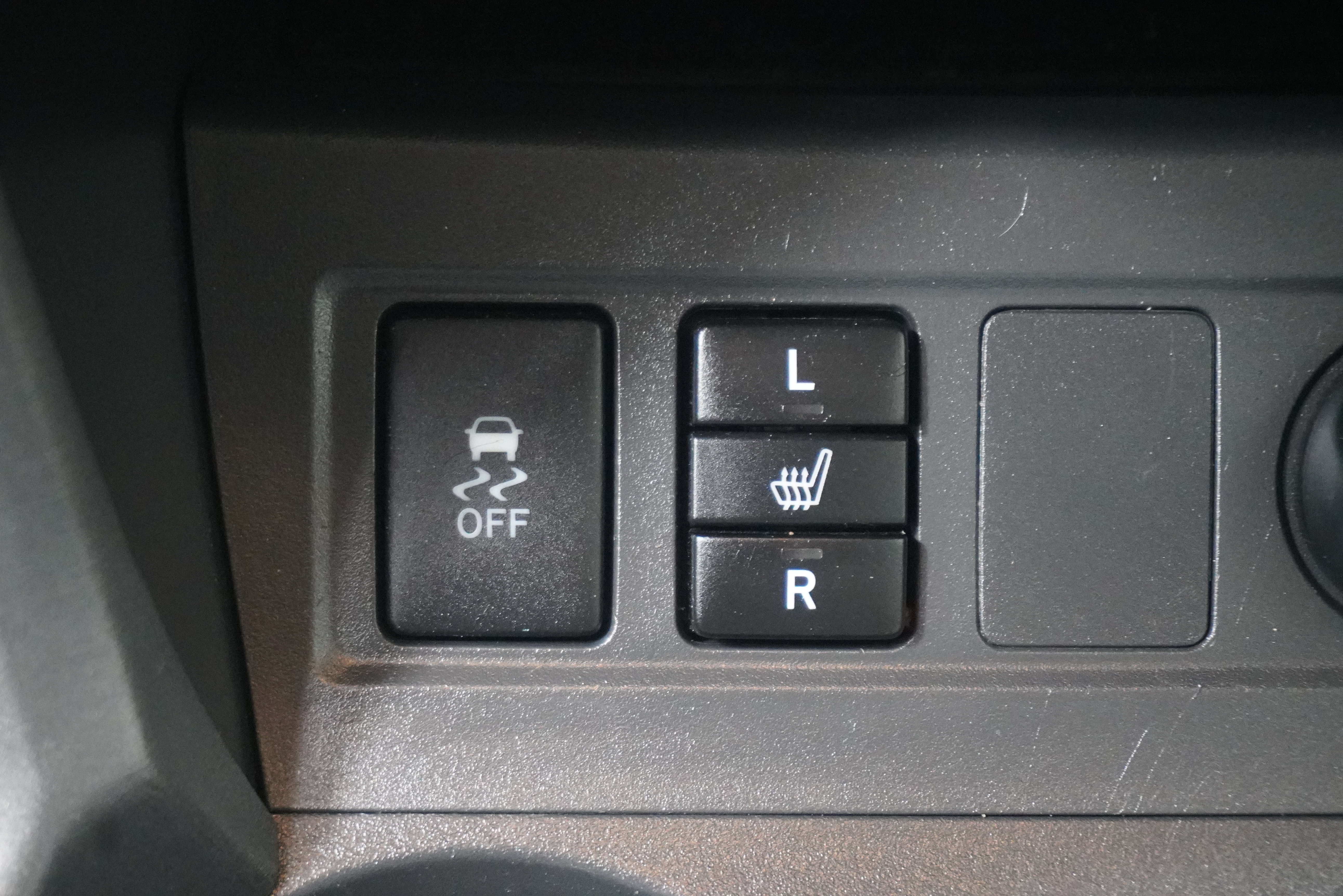 Used 2011 Toyota RAV4 Limited w/ Limited Extra Value Pkg FWD image 23