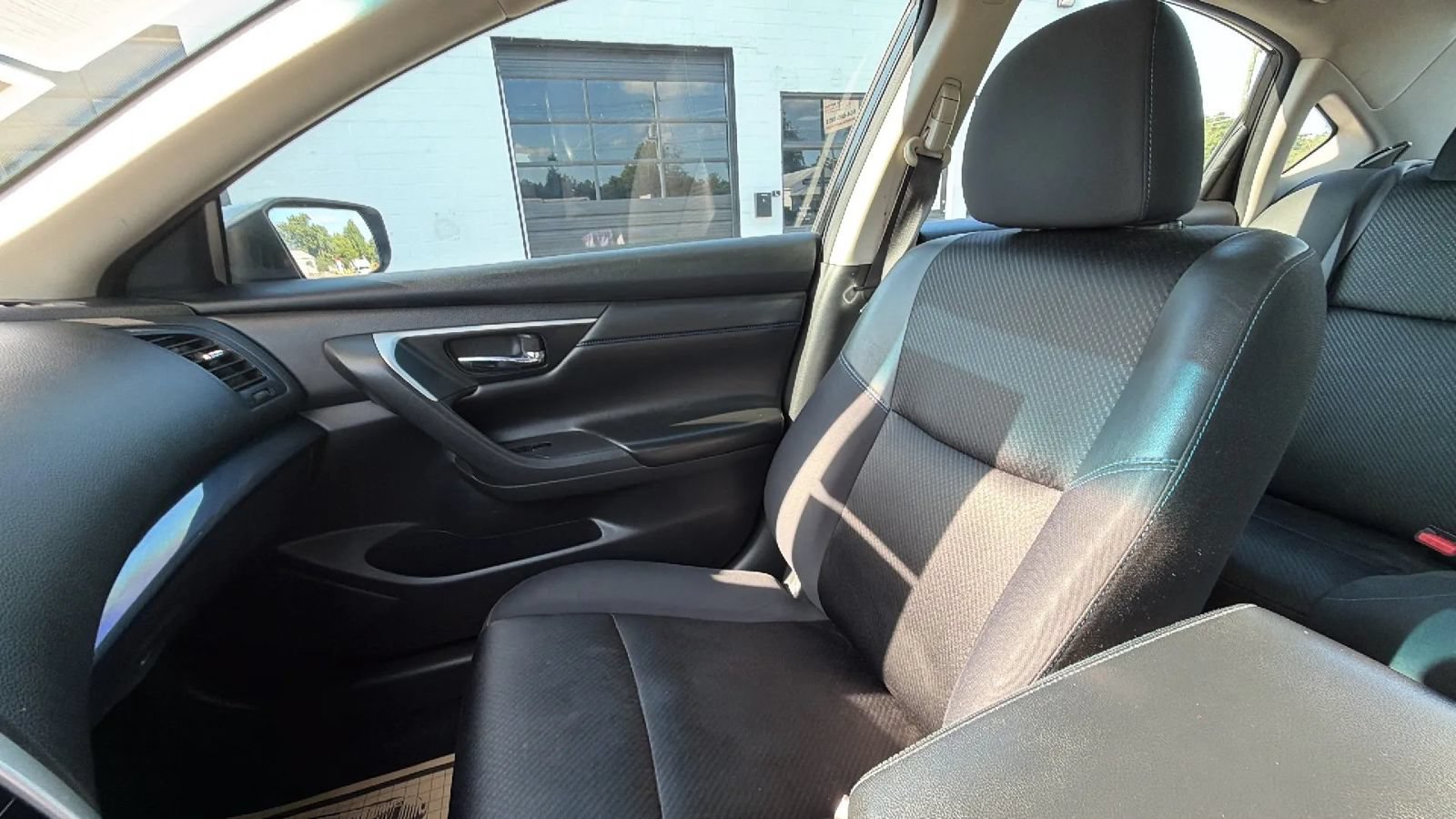 Used 2018 Nissan Altima 2.5 SR FWD image 32