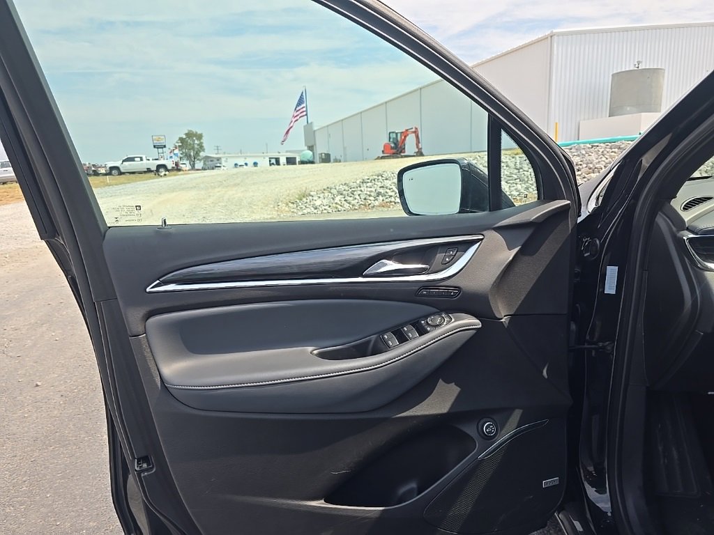 Used 2024 Buick Enclave Premium image 11