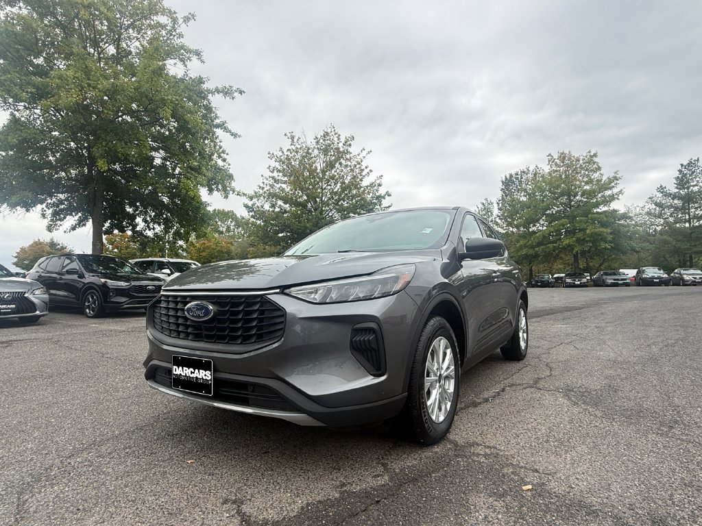 Used 2025 Ford Escape Active AWD/4WD image 32