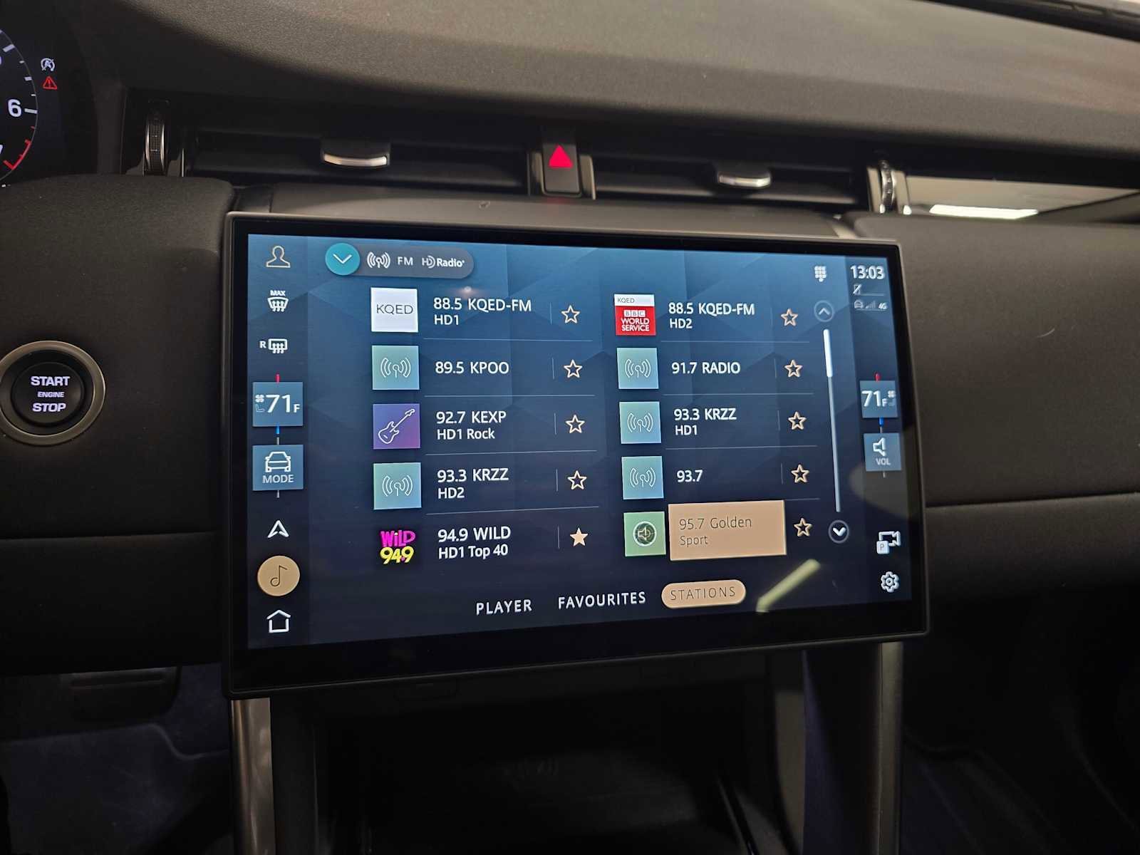 Used 2025 Land Rover Discovery Sport S image 30