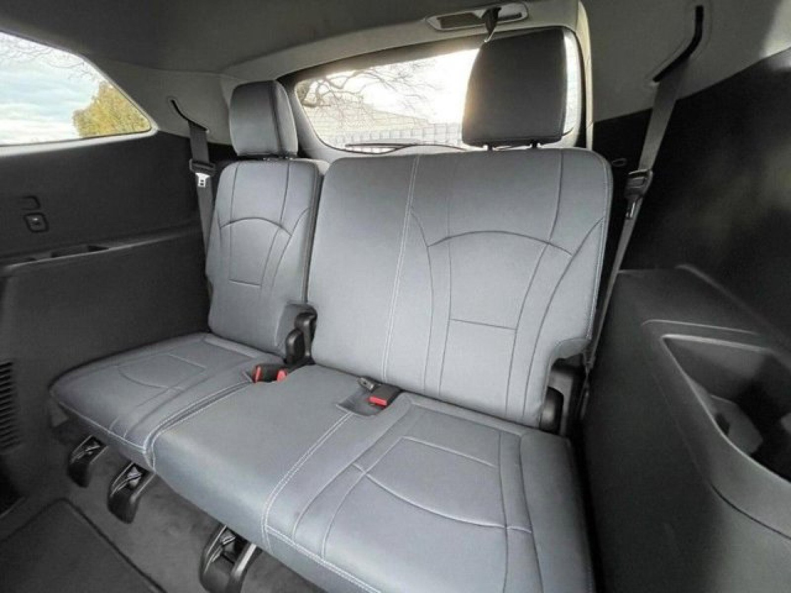 Used 2020 Buick Enclave Premium w/ Surround and Sites Package image 18