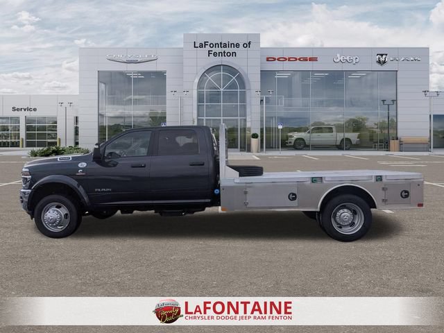 New 2026 RAM 5500 4x4 Crew Cab image 2
