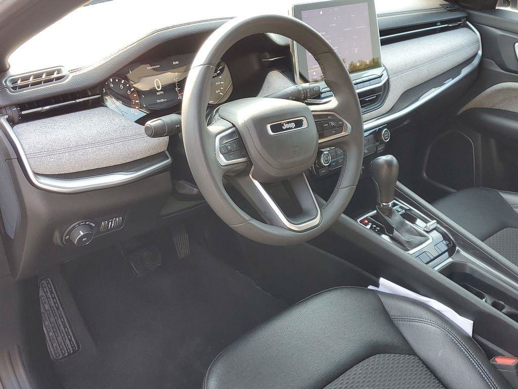 Used 2024 Jeep Compass Latitude AWD/4WD image 12