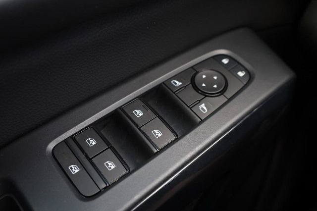 Certified 2025 Nissan Pathfinder SV w/ SV Premium Package FWD image 21