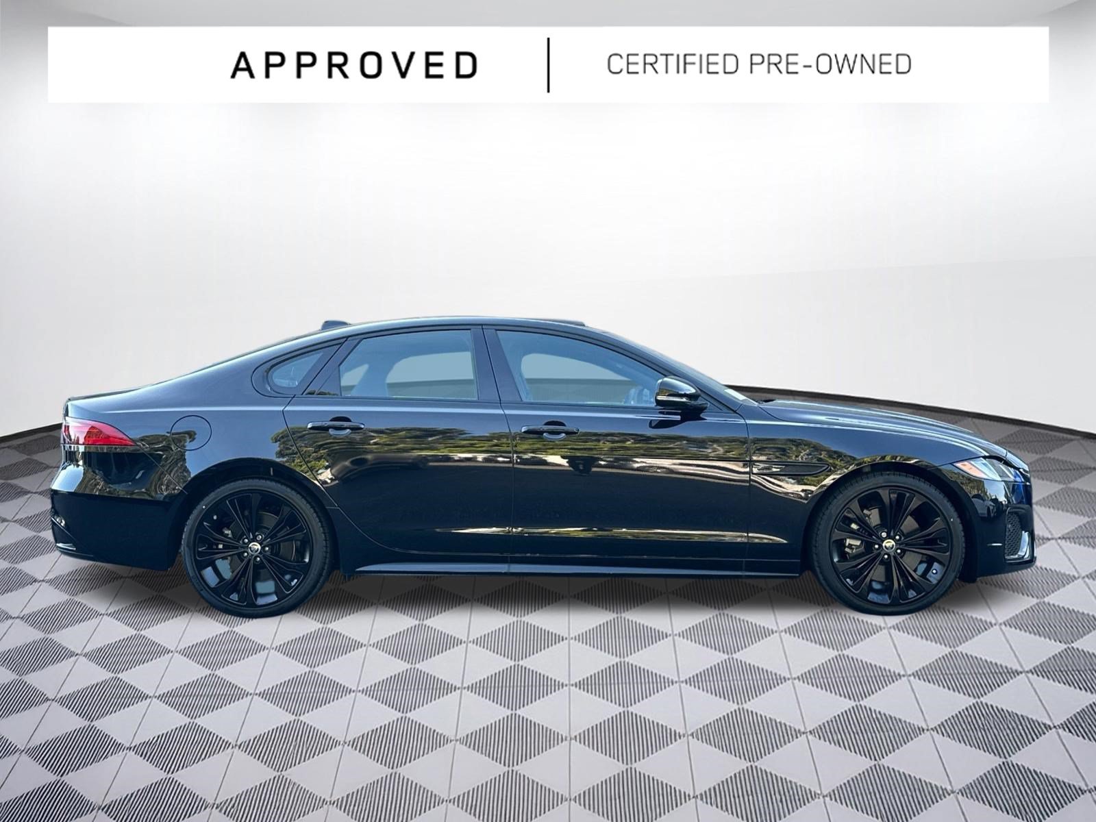 Used 2024 Jaguar XF R-Dynamic SE AWD/4WD image 8