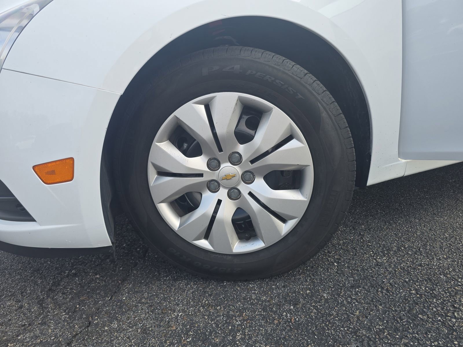 Used 2014 Chevrolet Cruze LS image 25