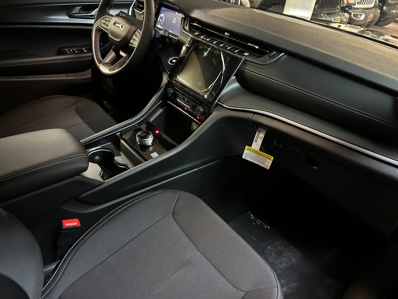 New 2026 Jeep Grand Cherokee Laredo image 15