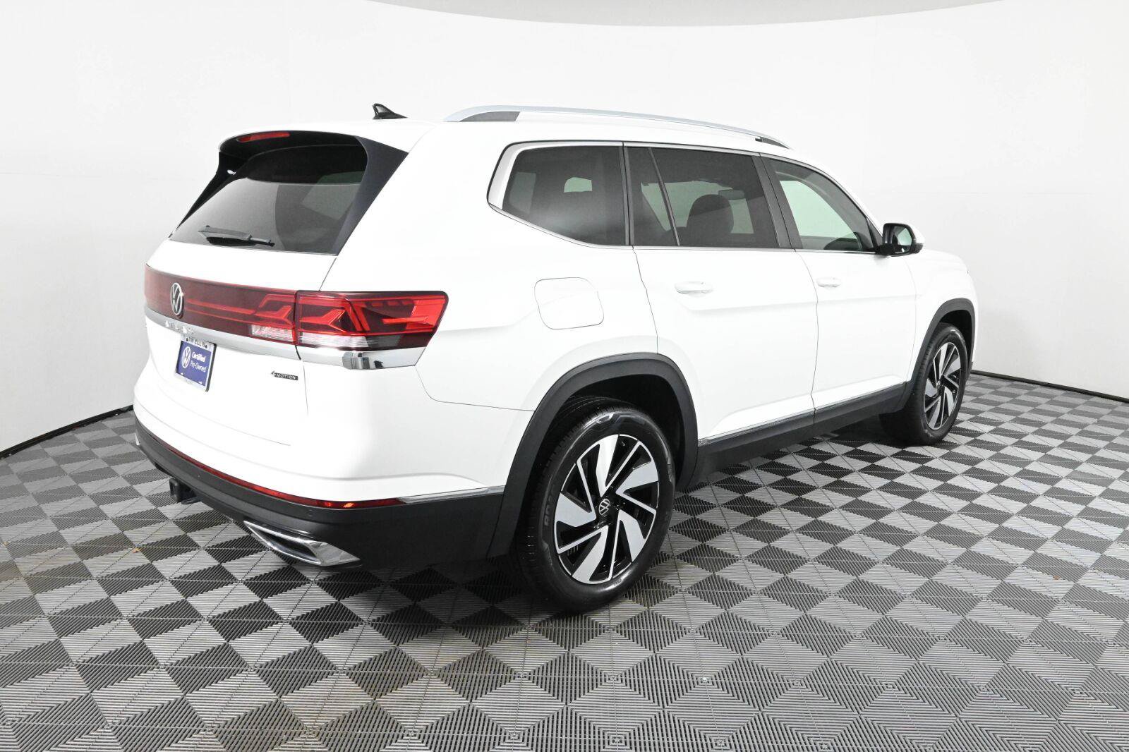 Certified 2025 Volkswagen Atlas SEL AWD/4WD image 8
