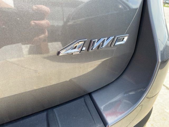 Used 2022 Ford Explorer XLT w/ Equipment Group 202A image 6