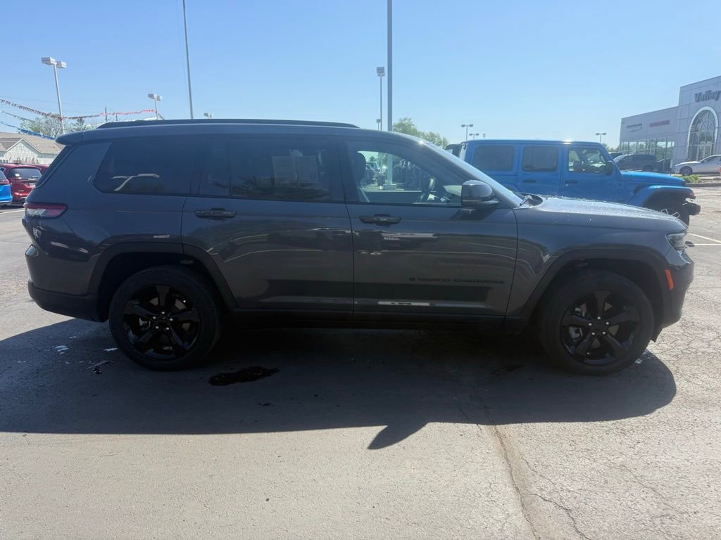 Used 2024 Jeep Grand Cherokee L Altitude AWD/4WD image 2