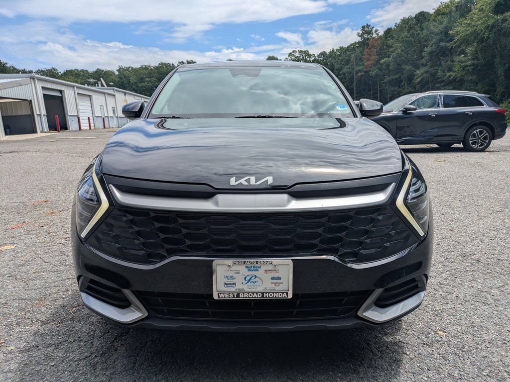 Used 2025 Kia Sportage LX AWD/4WD image 9