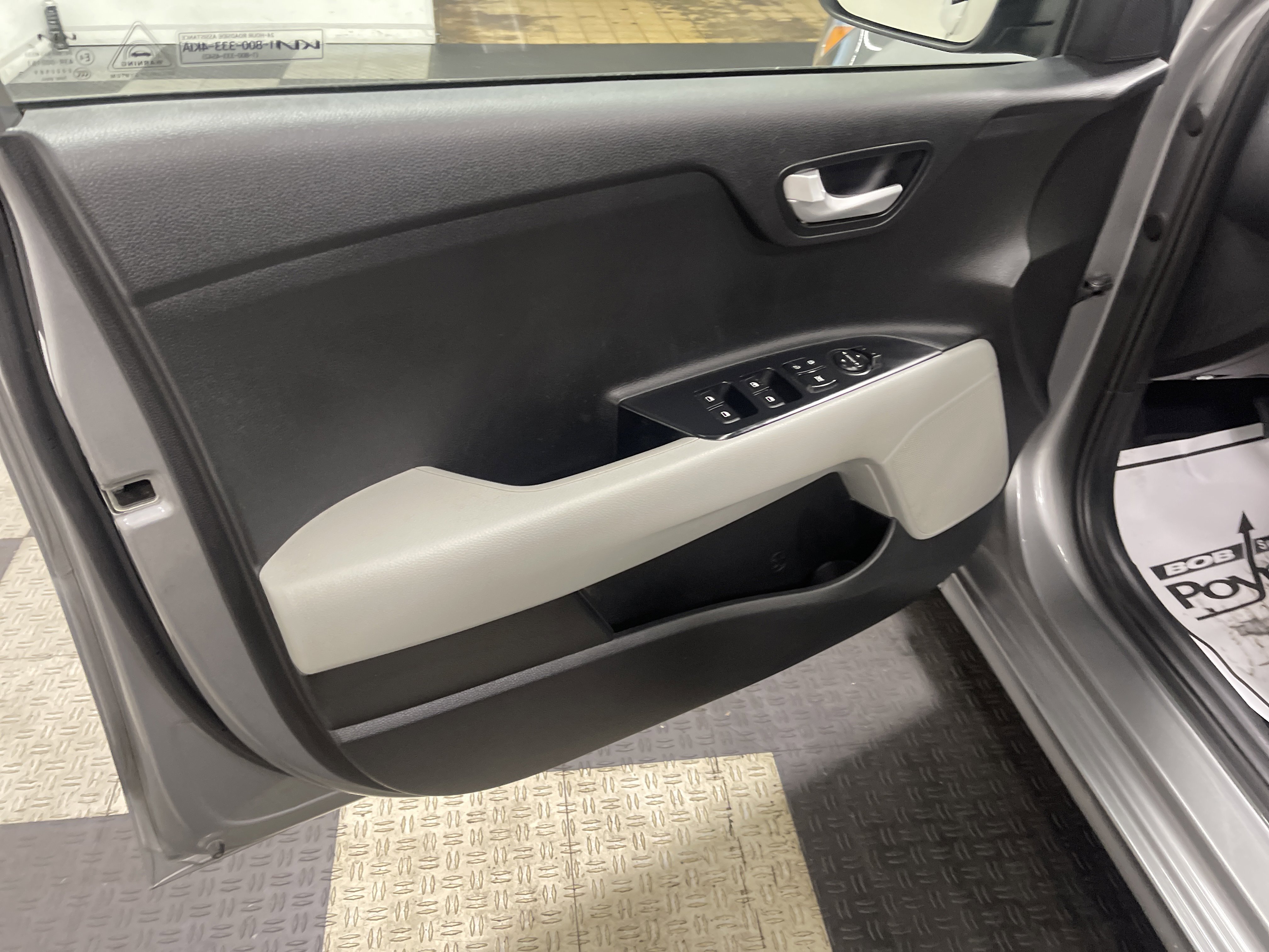 Used 2022 Kia Rio S w/ Technology Package image 10