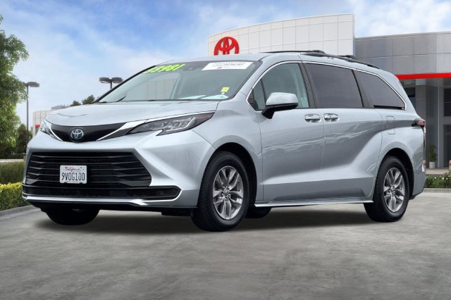 Certified 2022 Toyota Sienna LE FWD image 10