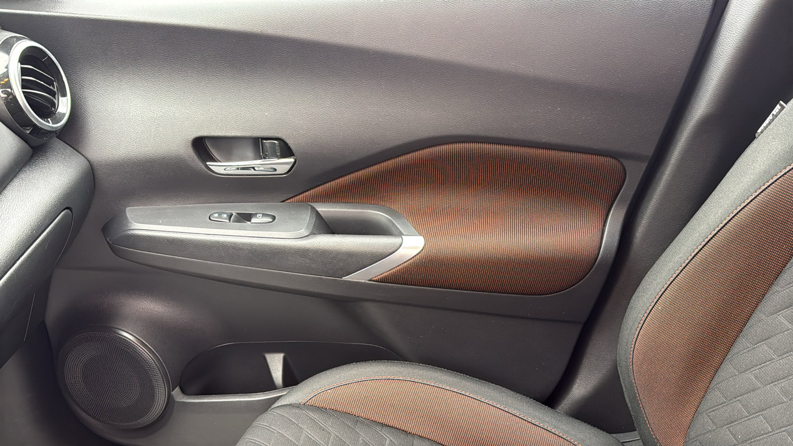 Certified 2024 Nissan Kicks SR image 18