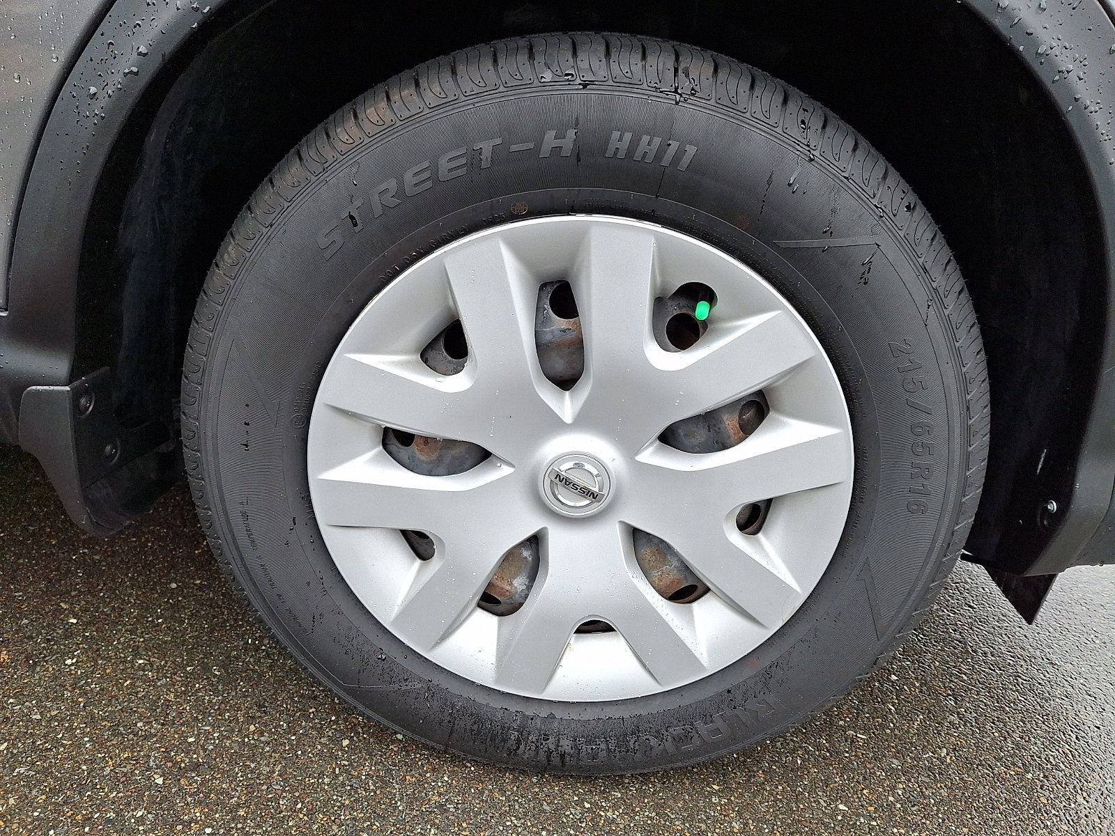 Used 2020 Nissan Rogue Sport S image 8