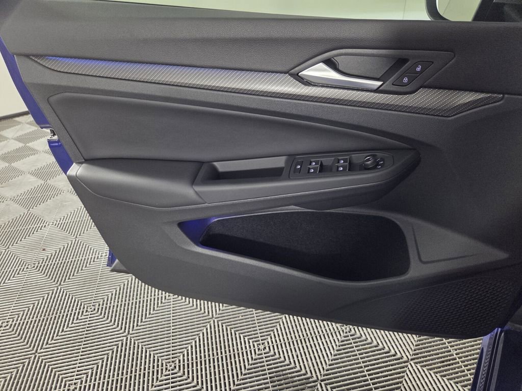 Used 2024 Volkswagen Golf R AWD/4WD image 19