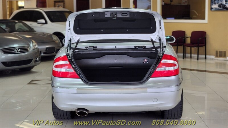 Used 2005 Mercedes-Benz CLK 320 Cabriolet image 7