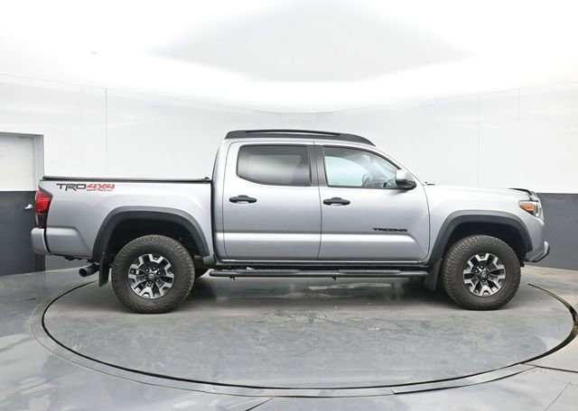 Used 2019 Toyota Tacoma TRD Off-Road AWD/4WD image 15