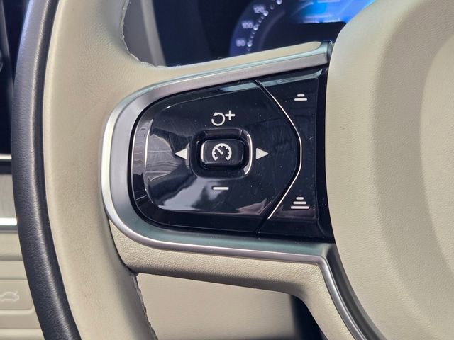 Certified 2023 Volvo XC60 B5 Ultimate w/ Protection Package Premier image 35