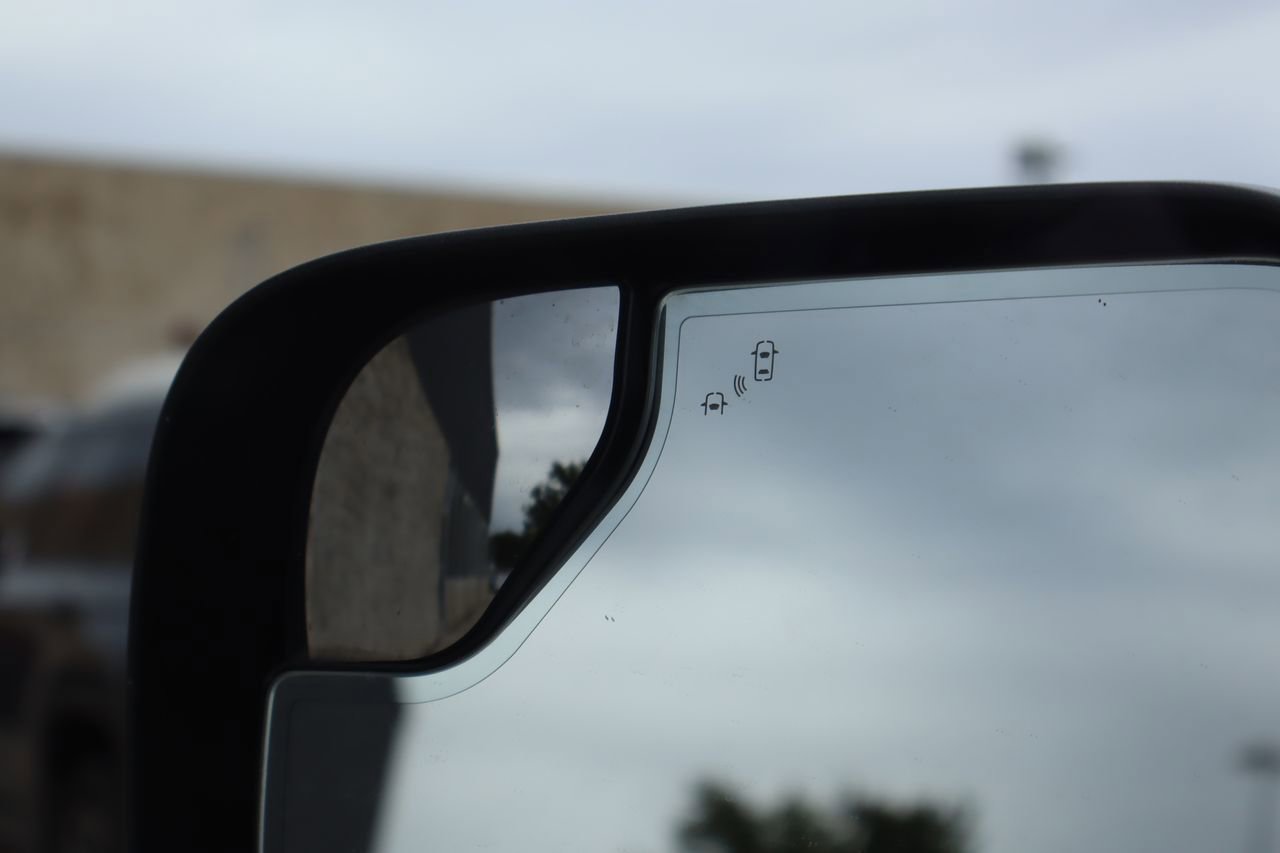 Used 2024 Nissan Titan PRO-4X w/ Pro-4x Convenience Package image 24