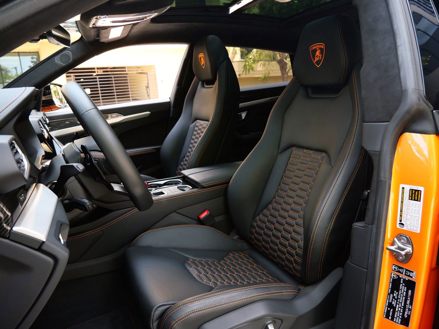 Used 2021 Lamborghini Urus AWD/4WD image 18