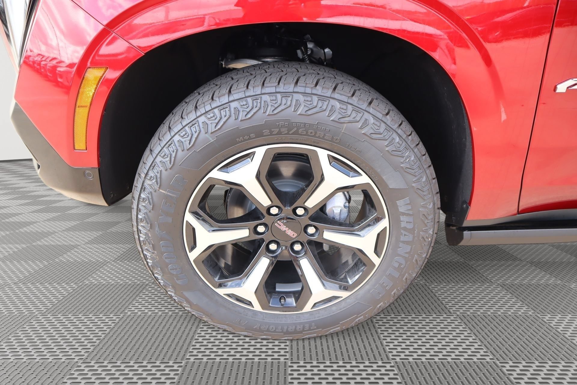New 2026 GMC Yukon XL AT4 w/ AT4 Premium Plus Package AWD/4WD image 19
