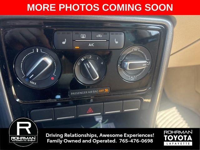 Used 2017 Volkswagen Beetle 1.8T SE FWD image 11