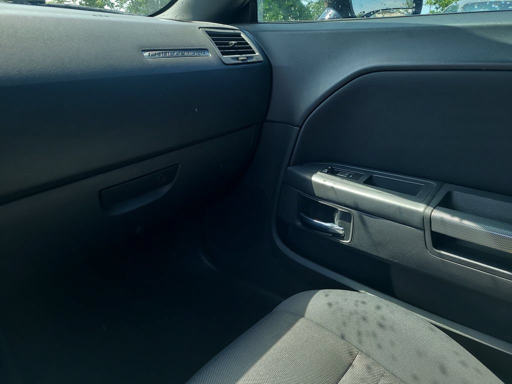Used 2014 Dodge Challenger R/T RWD image 13