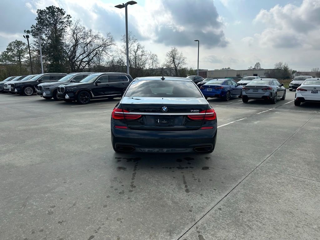 Used 2017 BMW 740i image 6