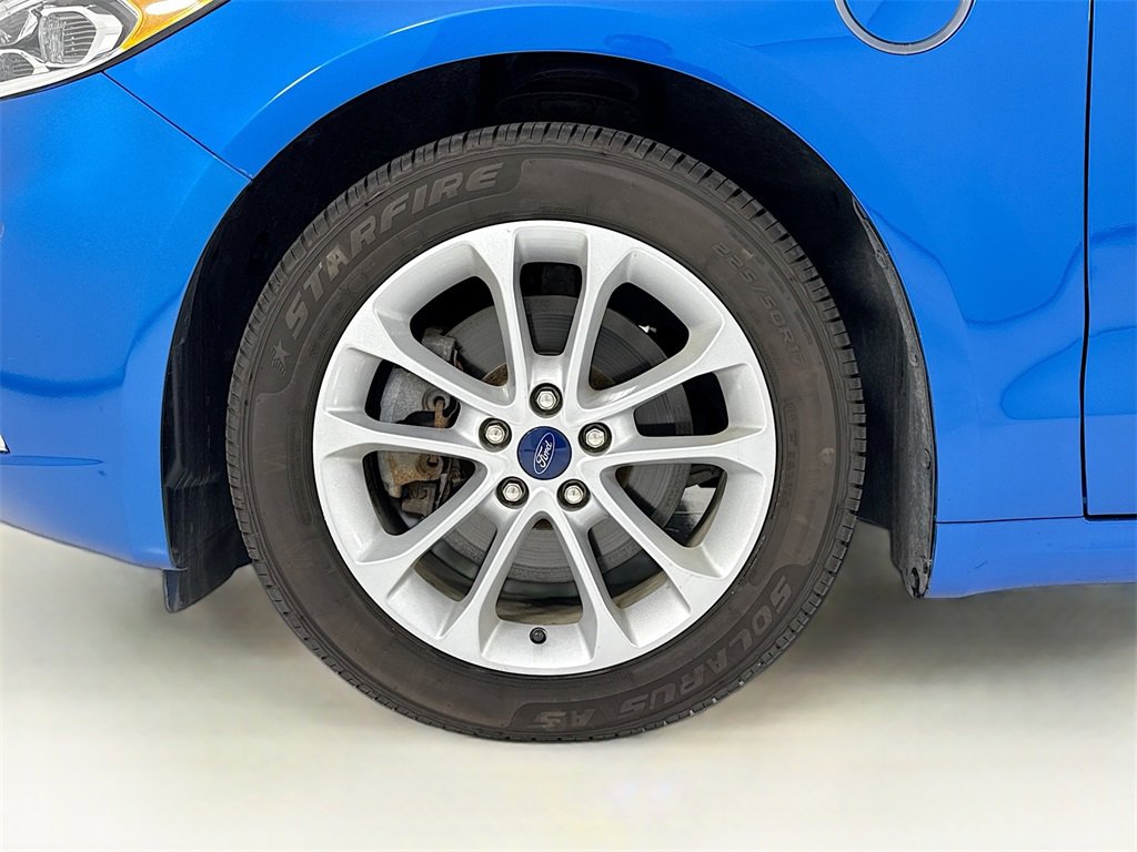 Used 2020 Ford Fusion Energi Titanium image 30