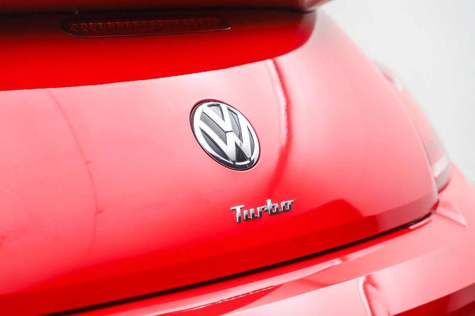 Used 2018 Volkswagen Beetle 2.0T S FWD image 11
