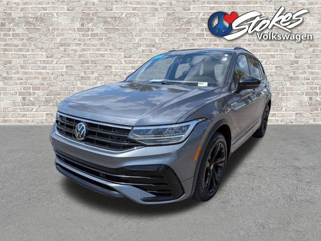 Certified 2023 Volkswagen Tiguan SE R-Line image 8
