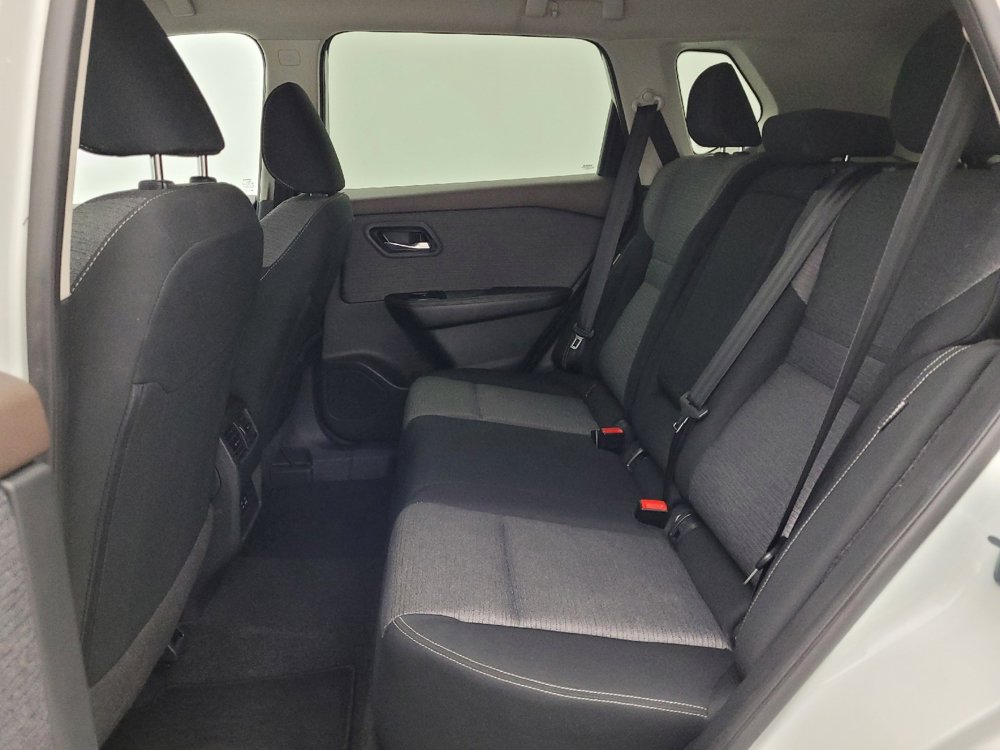 Used 2023 Nissan Rogue SV image 18