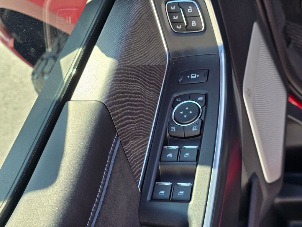 Used 2025 Ford F350 Platinum image 27