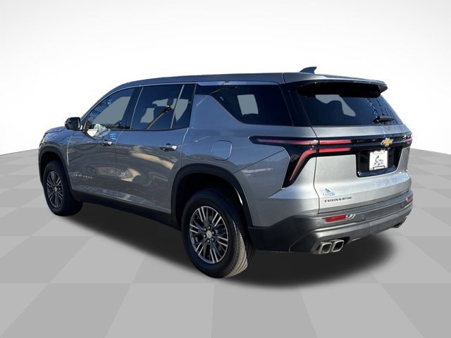 Used 2024 Chevrolet Traverse LS image 7