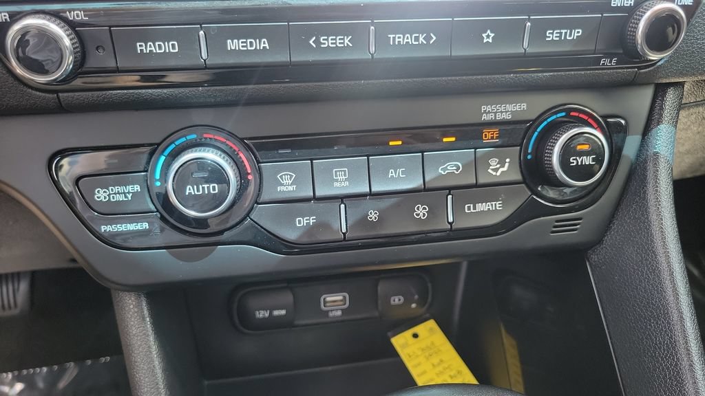 Used 2022 Kia Niro LXS FWD image 15