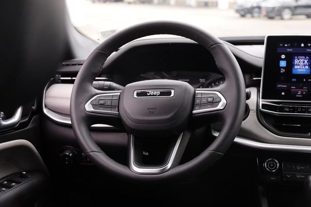 Used 2025 Jeep Compass Limited AWD/4WD image 22