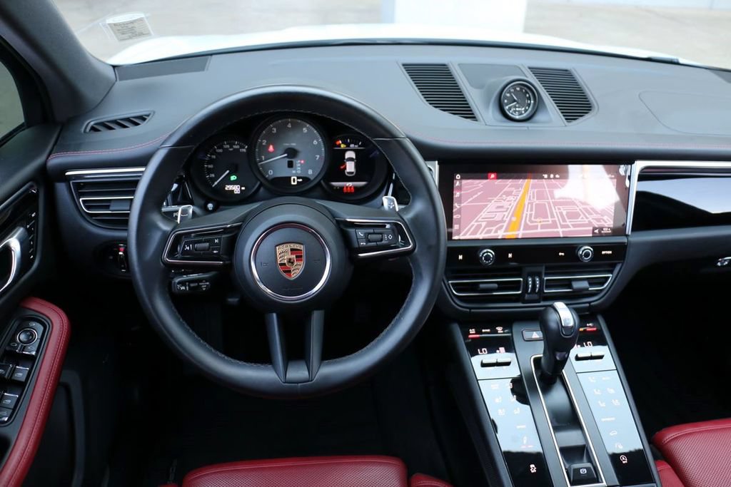 Used 2024 Porsche Macan S AWD/4WD image 25