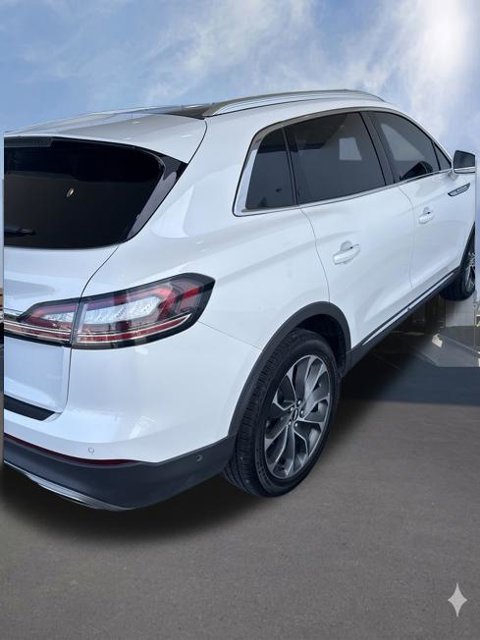 Used 2022 Lincoln Nautilus Reserve FWD image 32