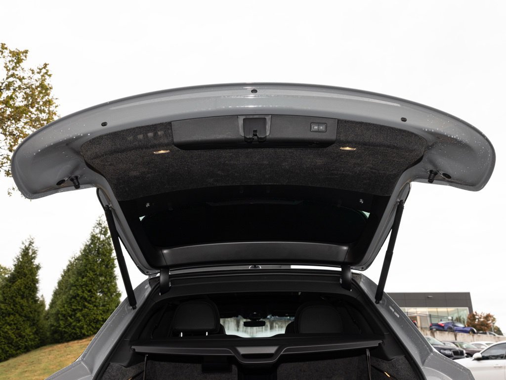Used 2024 Bentley Bentayga Extended Wheelbase AWD/4WD image 61