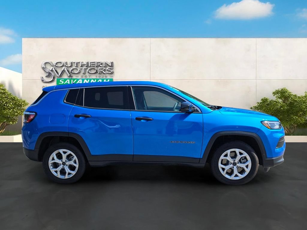 Used 2025 Jeep Compass Sport AWD/4WD image 6