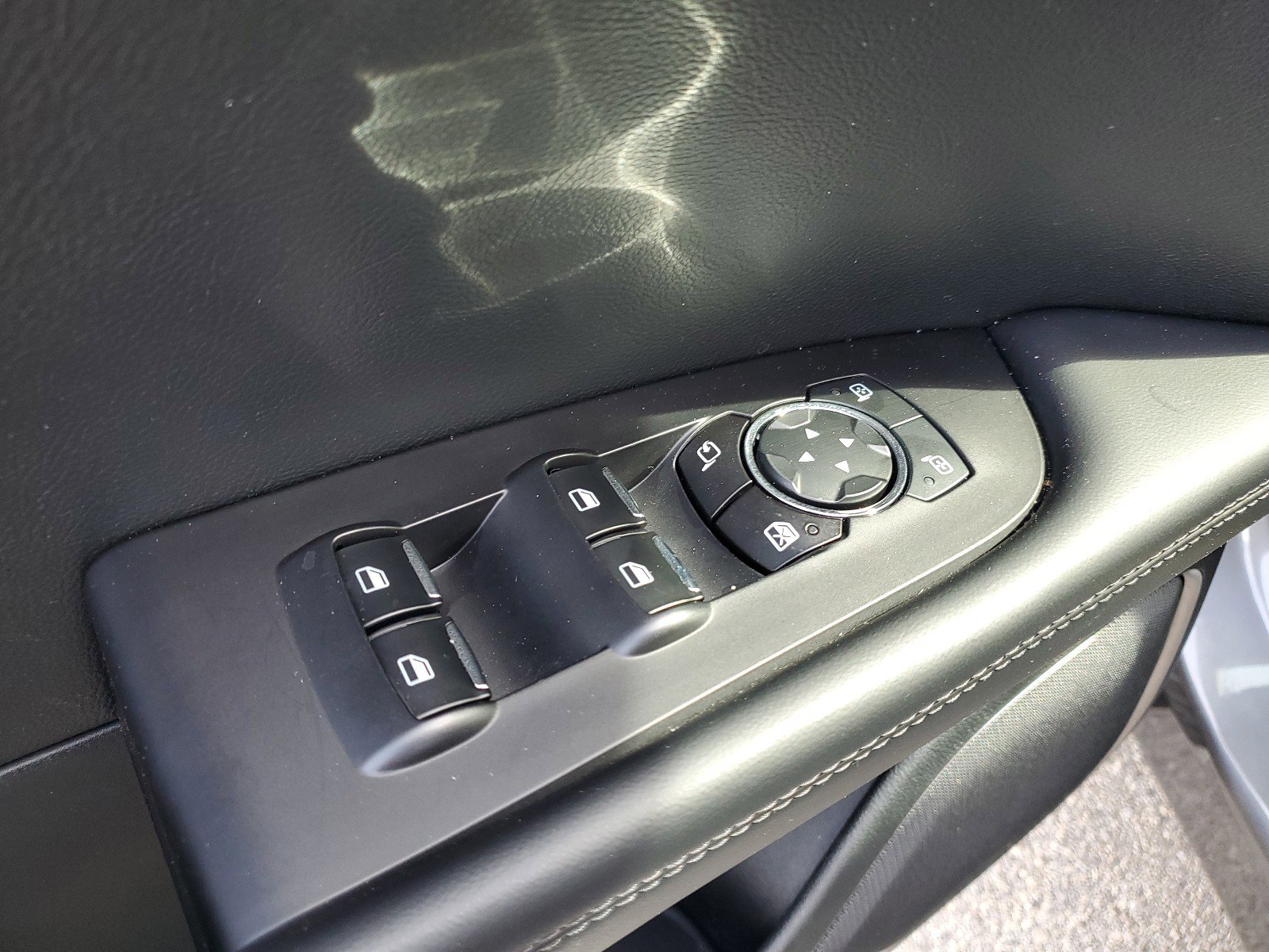 Used 2023 Lincoln Nautilus Reserve w/ Monochromatic Package image 18